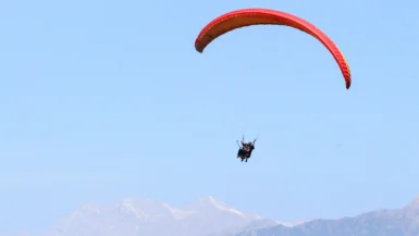 Paragliding in Bir Billing