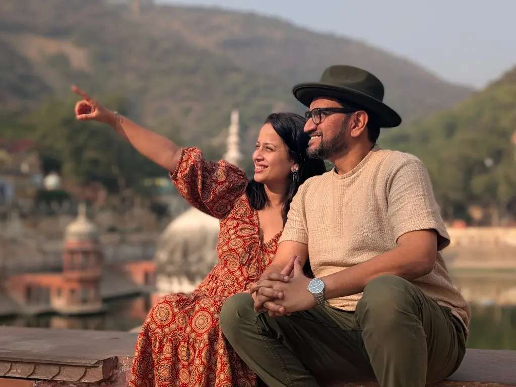 Couple at Alwar Palace